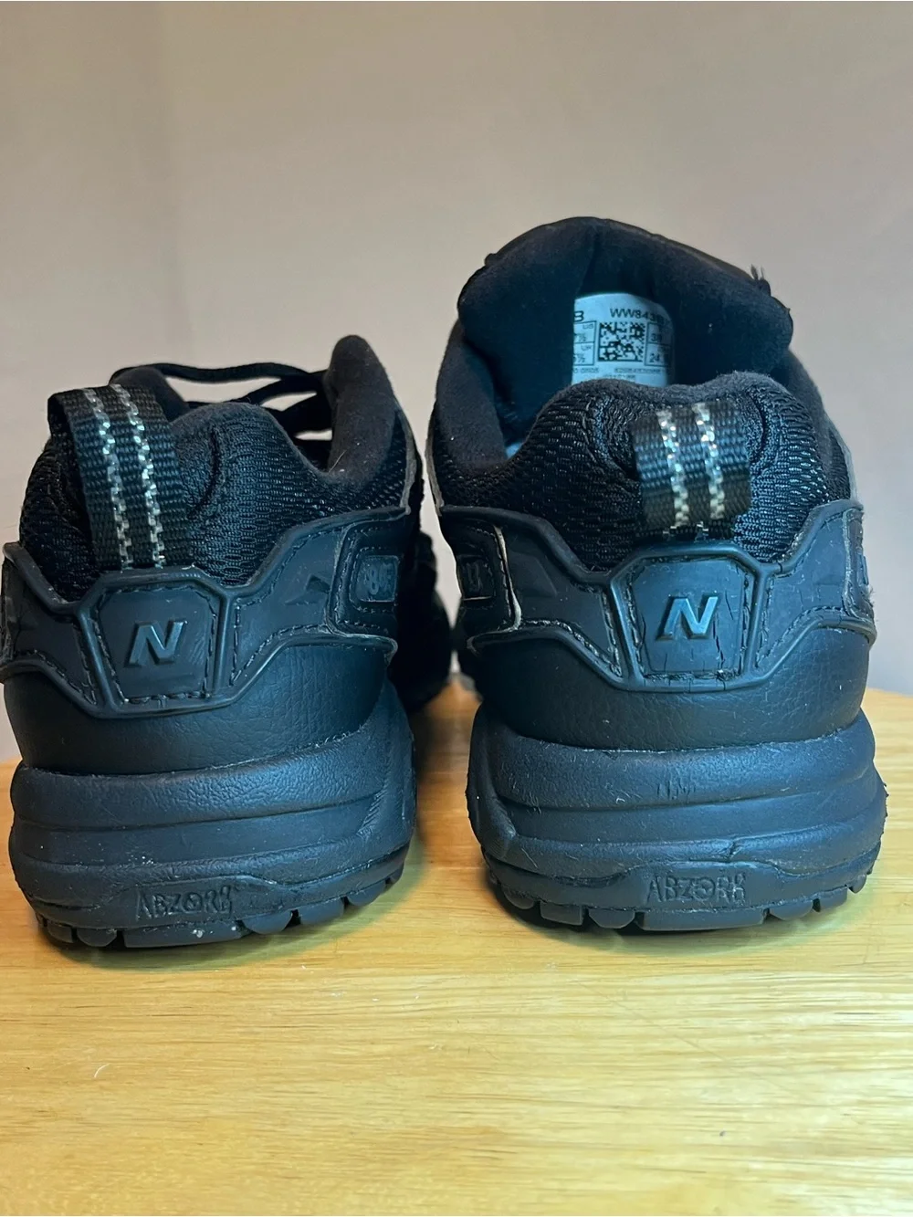 New Balance 843 Women’s Black Walking Shoes WW843BK Size 7.5